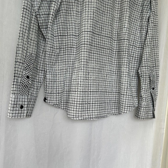3/$20 💥 Guess Front Button Down Slim Fit Collared Shirt Black & White Plaid - Picture 6 of 13